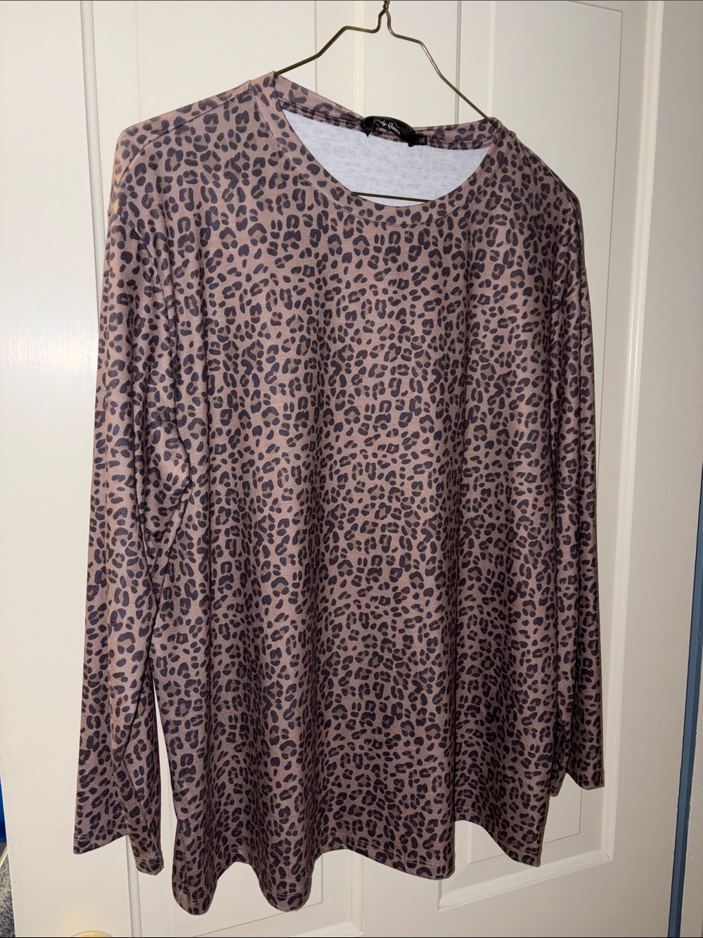 Long Sleeve Leopard Print Tee - Taupe/Black